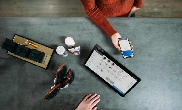 Customer paying for an online order with a smartphone mobile wallet